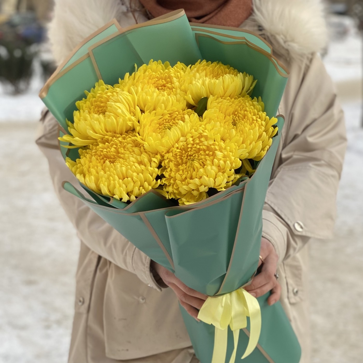9 желтых хризантем