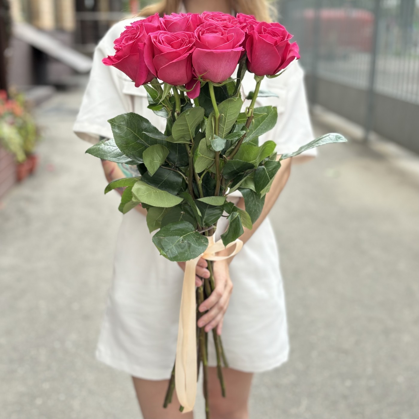 9 малиновых роз Пинк Флойд 80 см