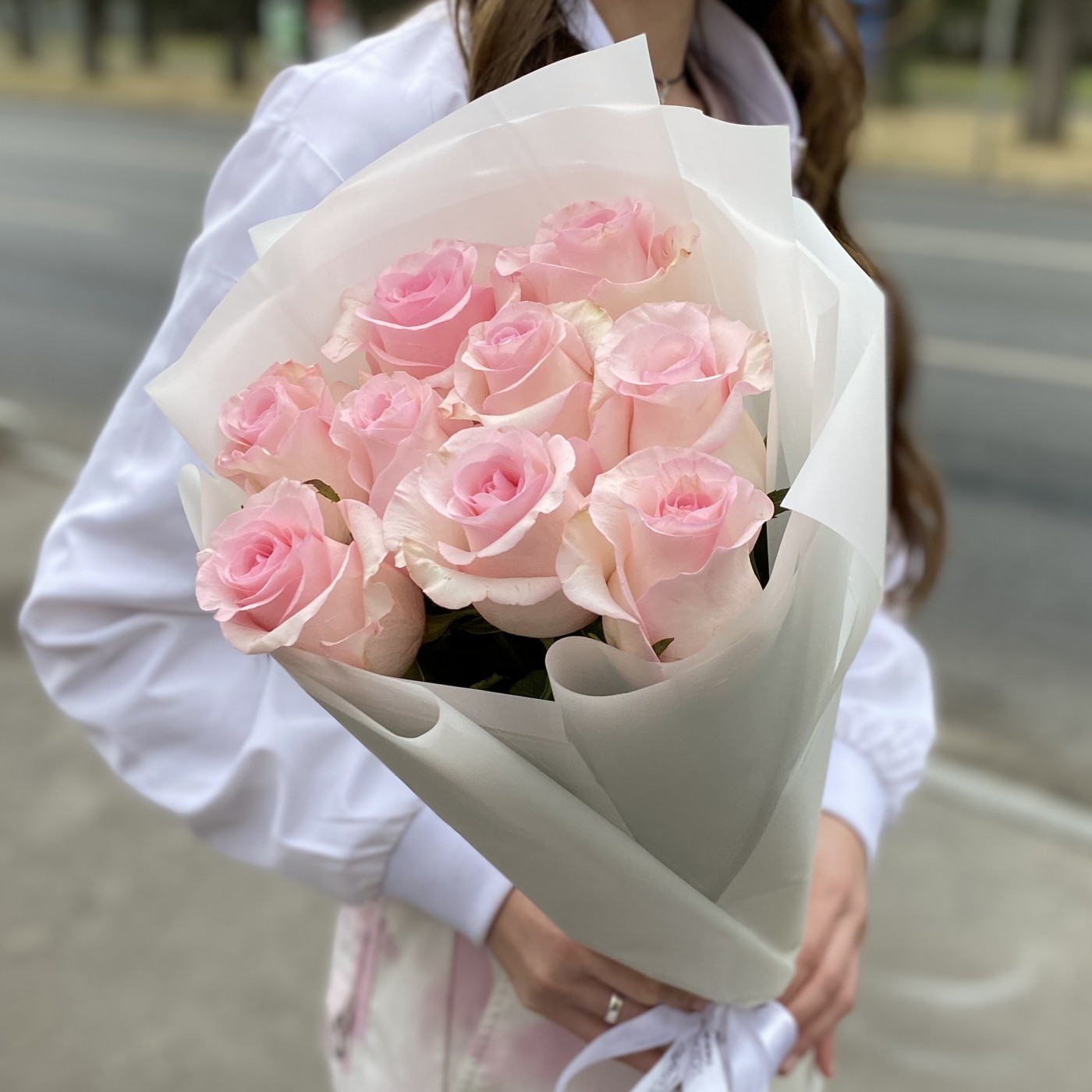 9 розовых роз Новия 50 см