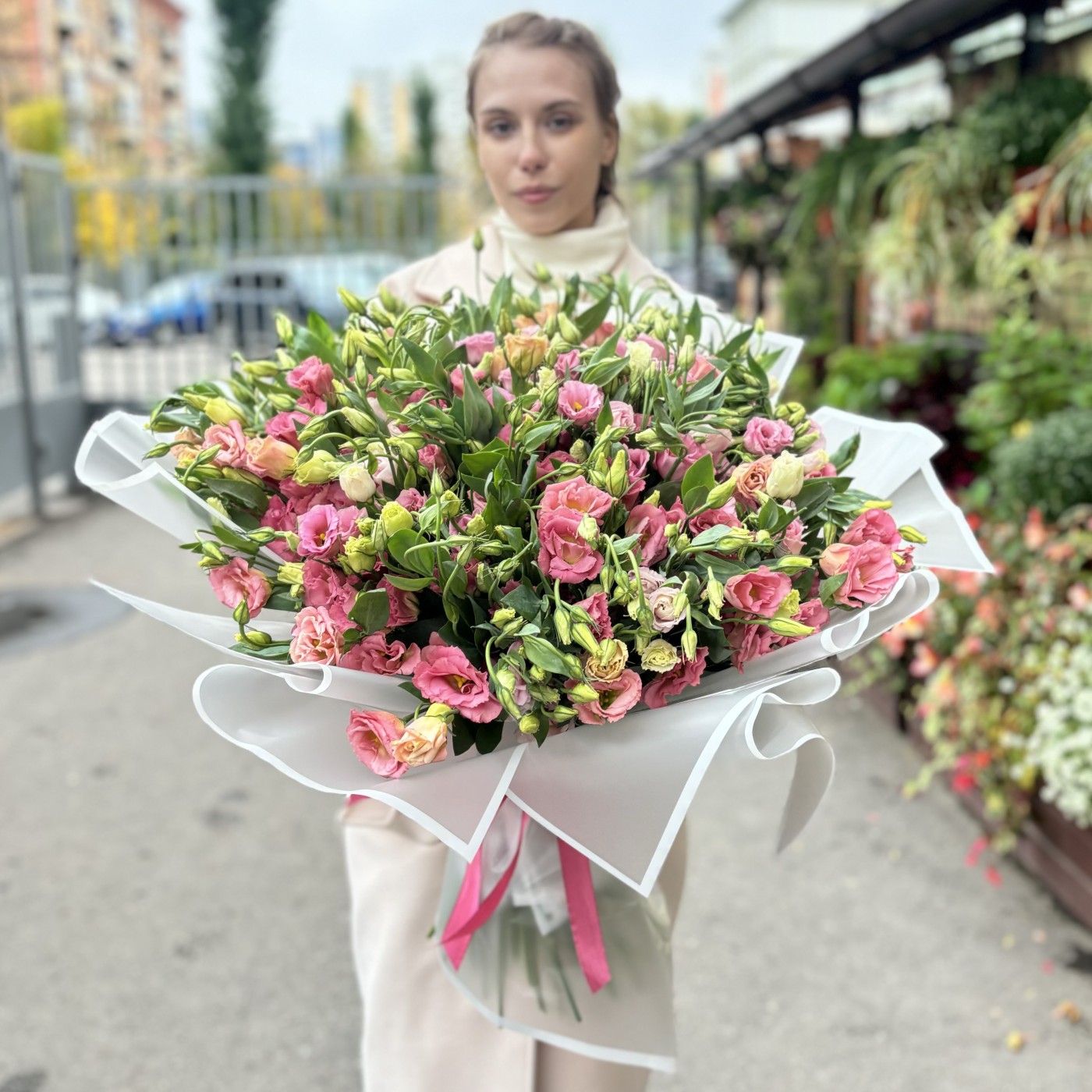 Букет из 101 розовой эустомы