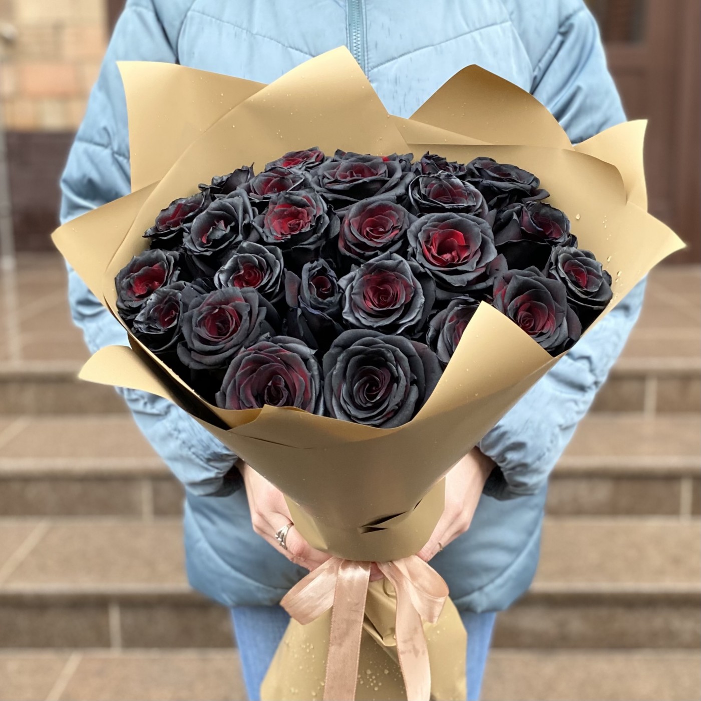 Букет из 25 черных роз