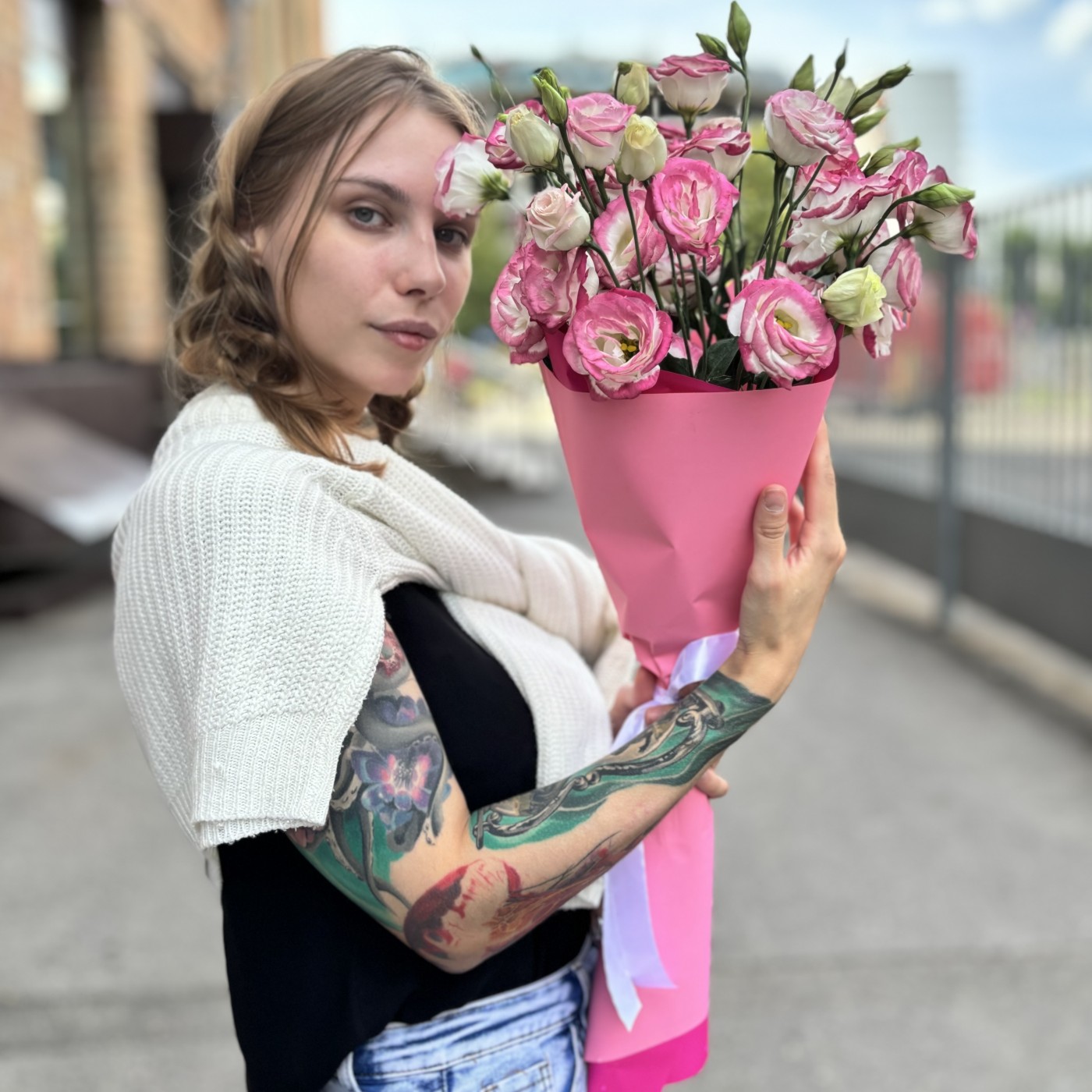 Букет из 7 бело-розовых эустом