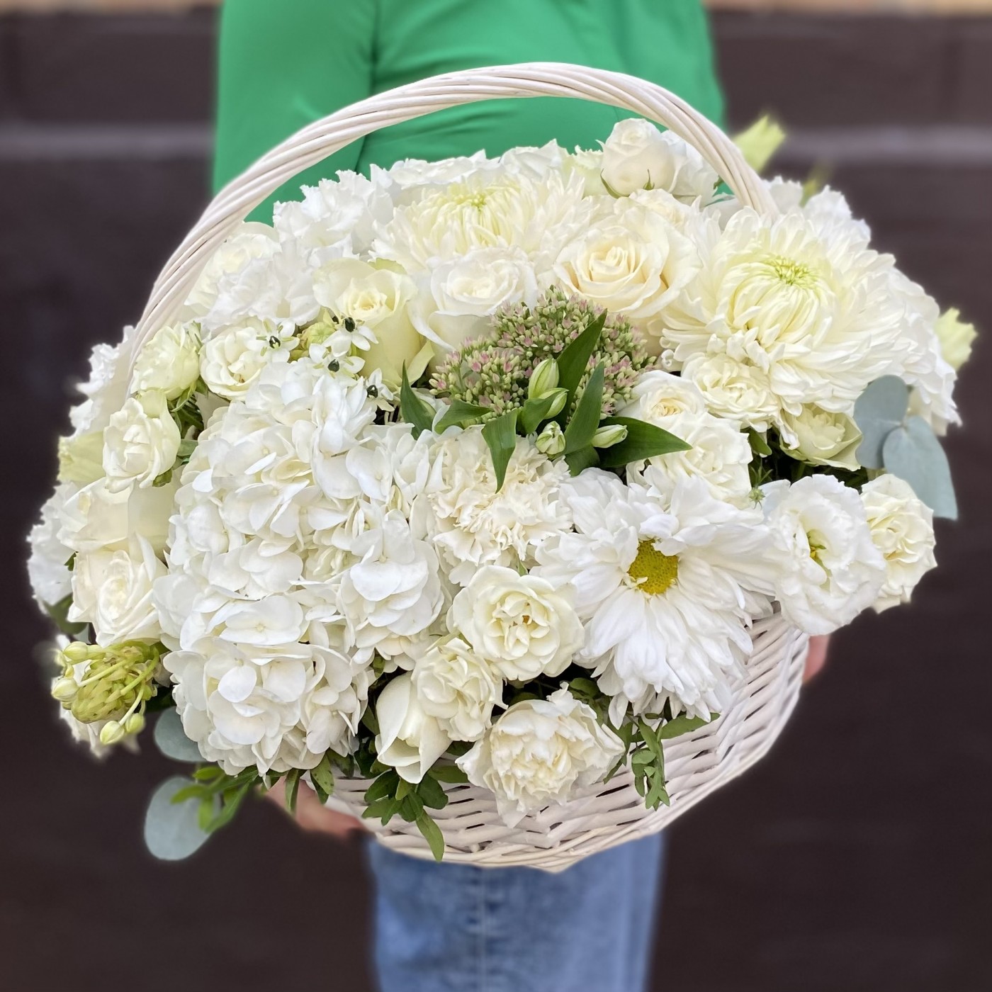 Цветы в корзине Нежная скромность