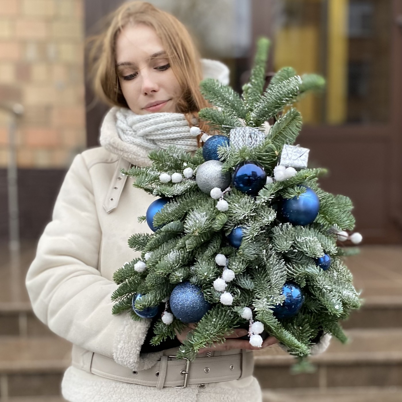 Елка с синим декором