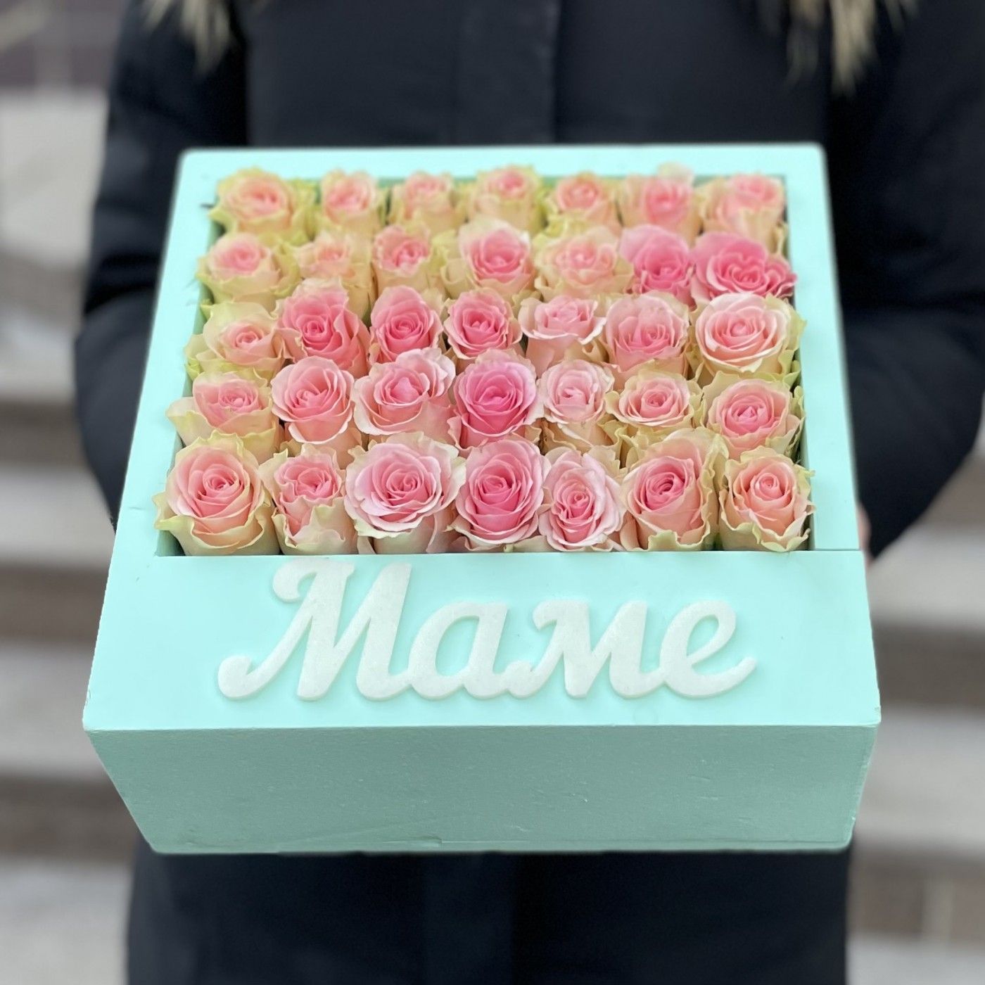 Коробка с нежно-розовой розой Маме