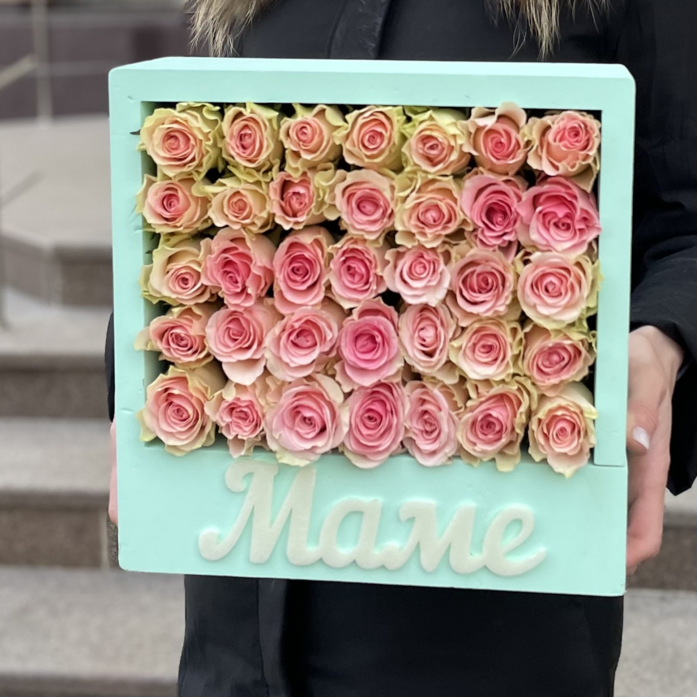 Коробка с нежно-розовой розой Маме