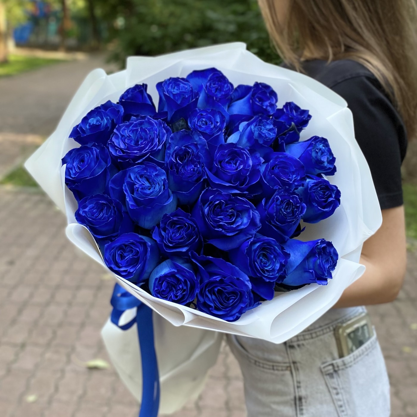 25 синих роз