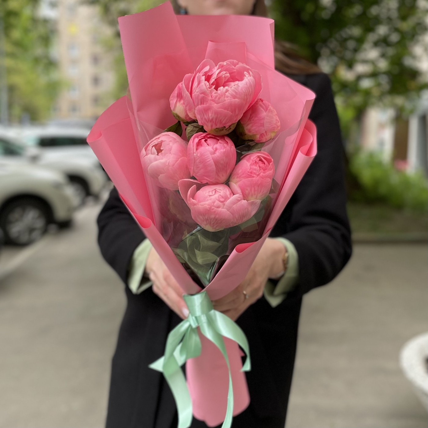 Букет из 7 пионов Салмон