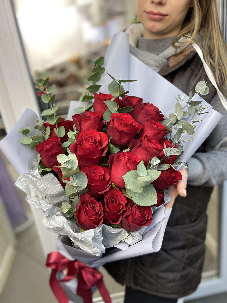 Красные розы "Пылкая любовь"