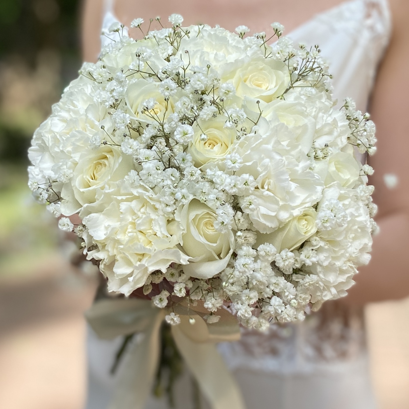 Свадебный букет невесты Белая классика