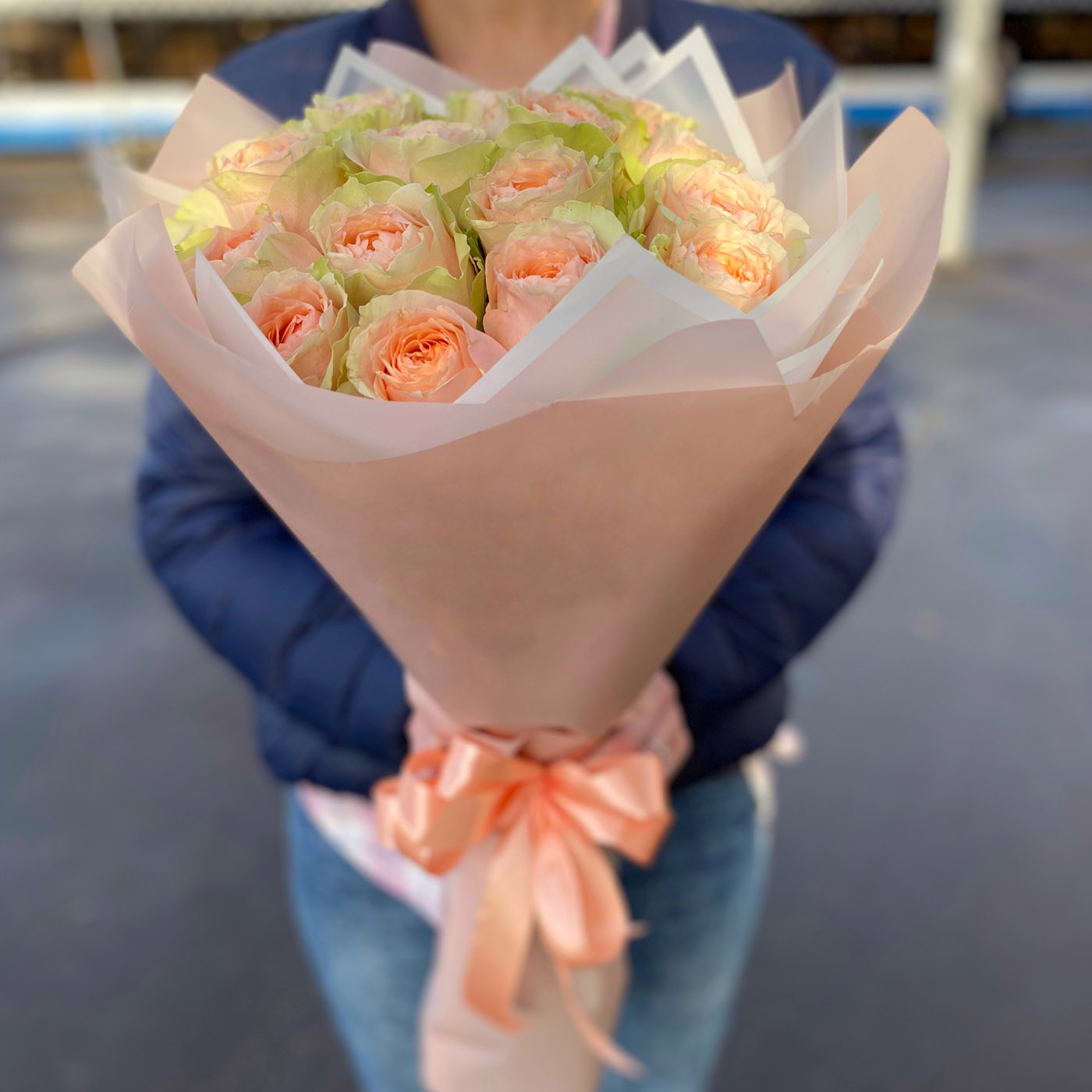 Букет кремовых пионовидных роз