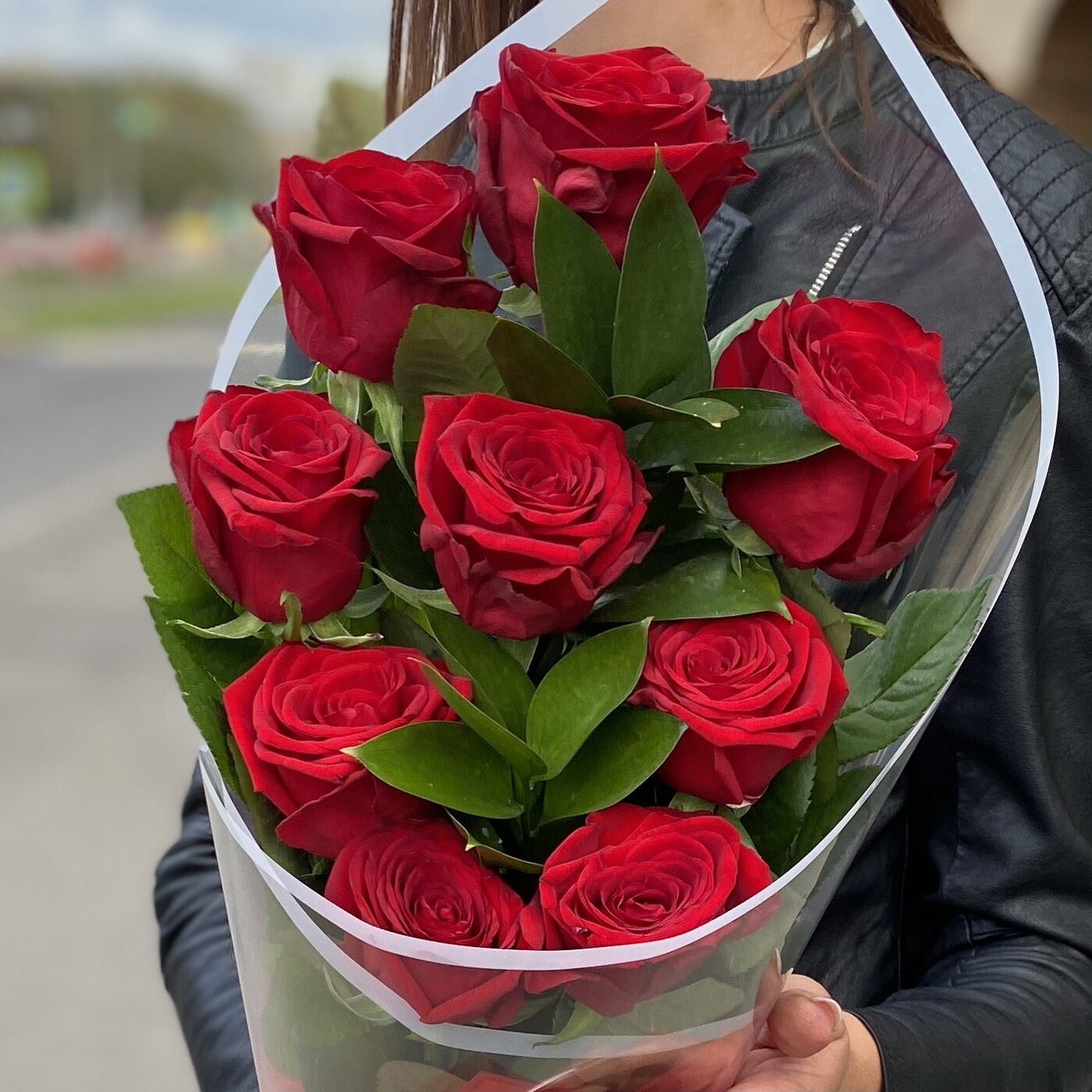 ШикарныЙ букет с 9 красными розами