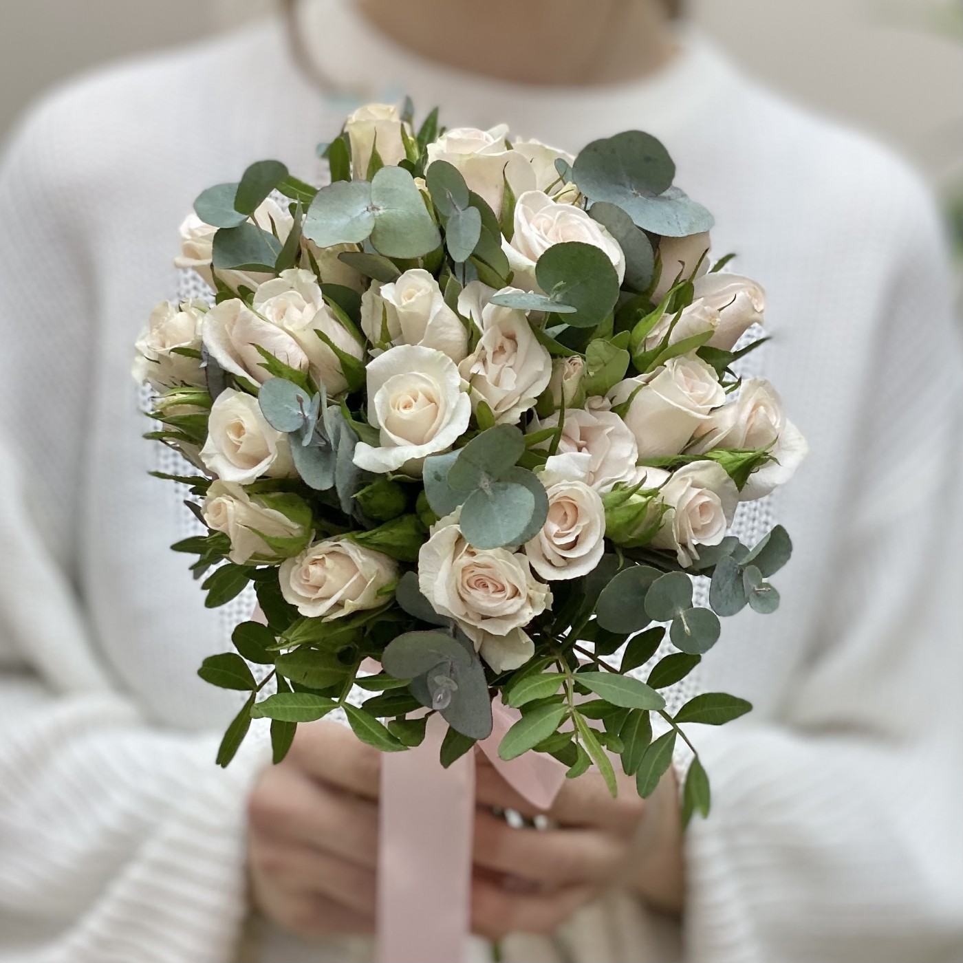 Букет невесты с кустовыми розами Ванильное небо