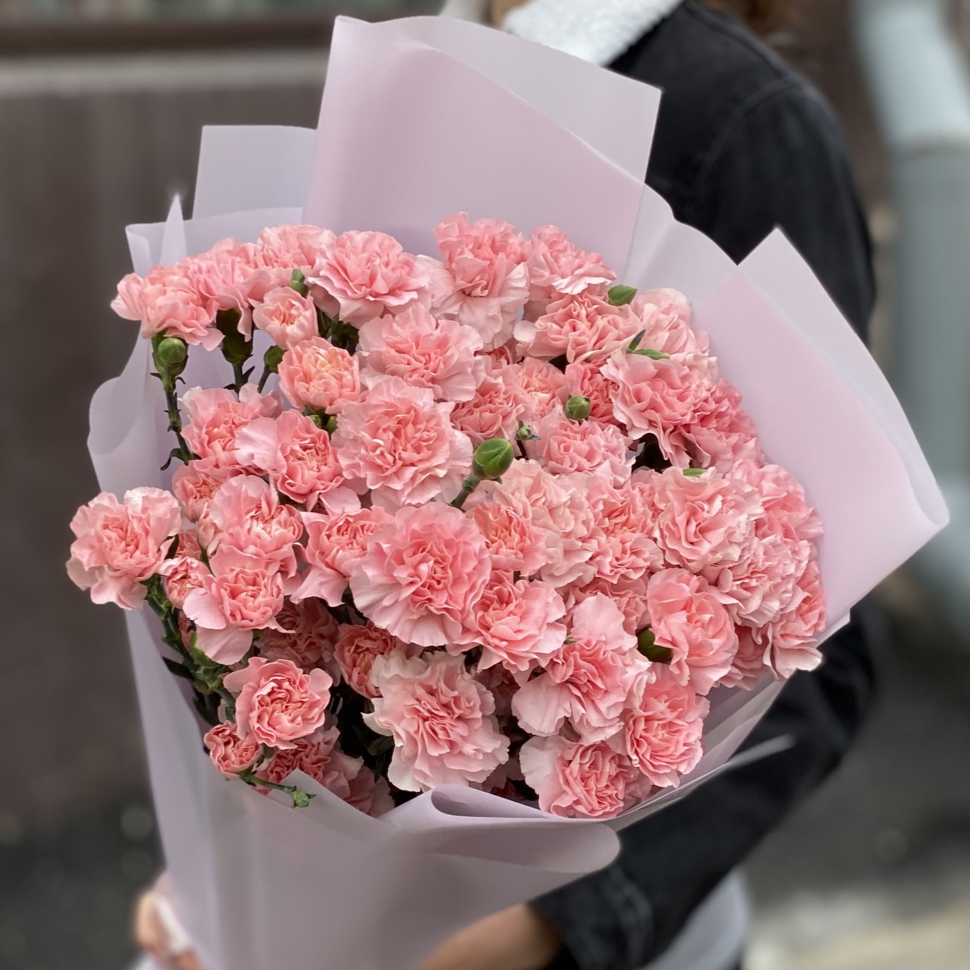 Букет из 25 кустовых нежно-розовых гвоздик