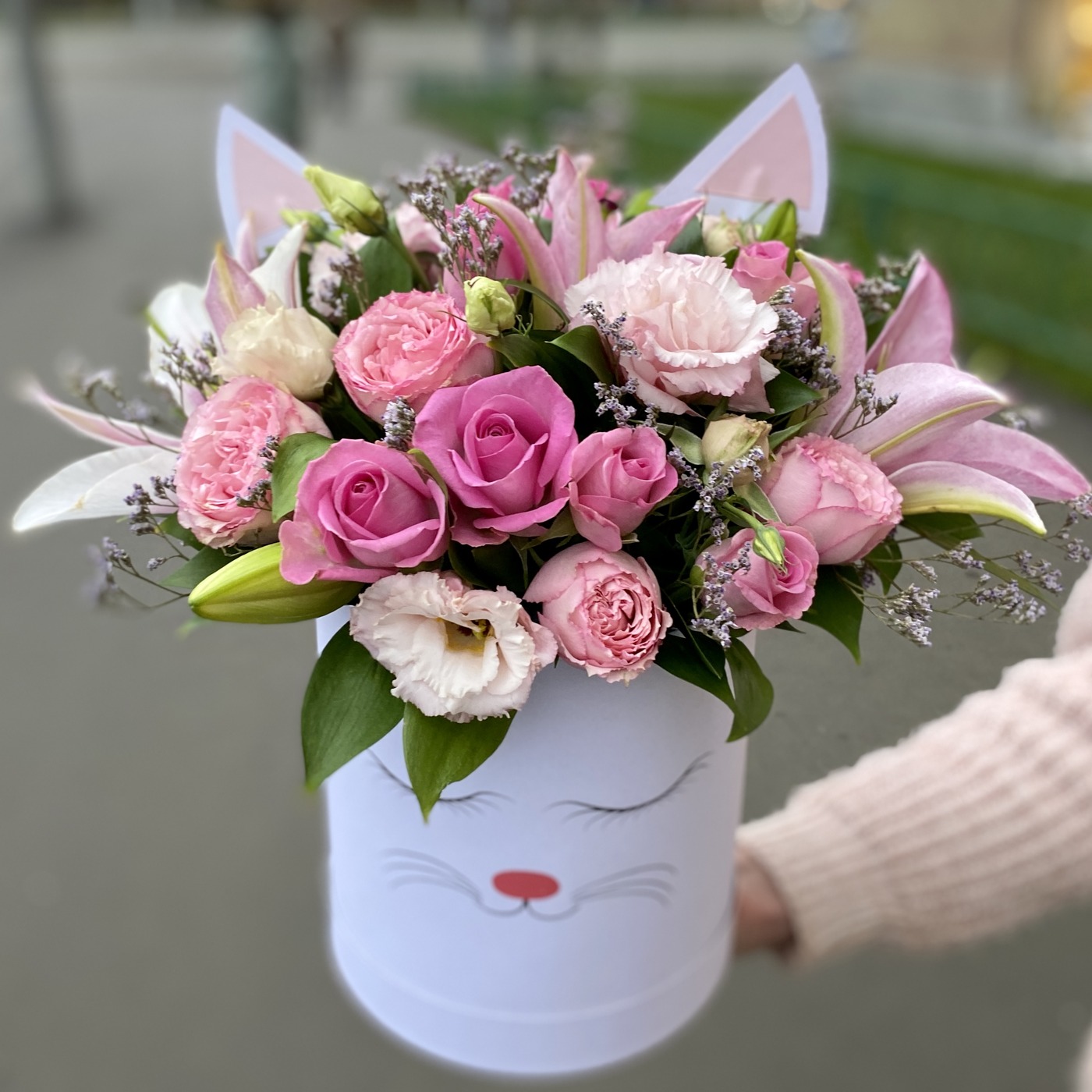 Цветы в коробке Кошечка
