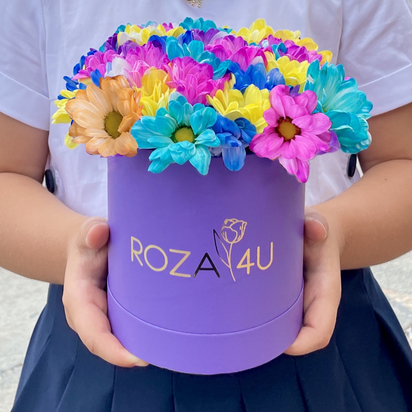 Фиолетовая коробка радужных хризантем