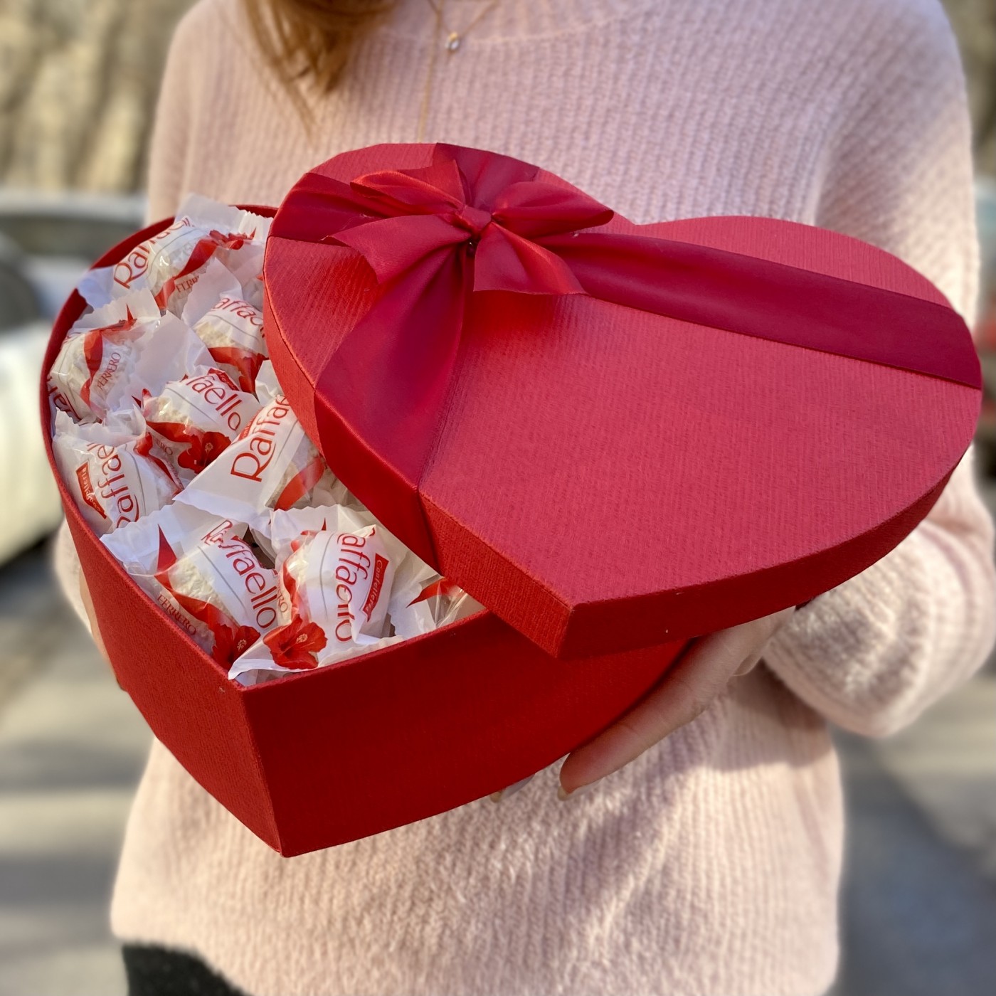Коробка с конфетами Рафаэлло