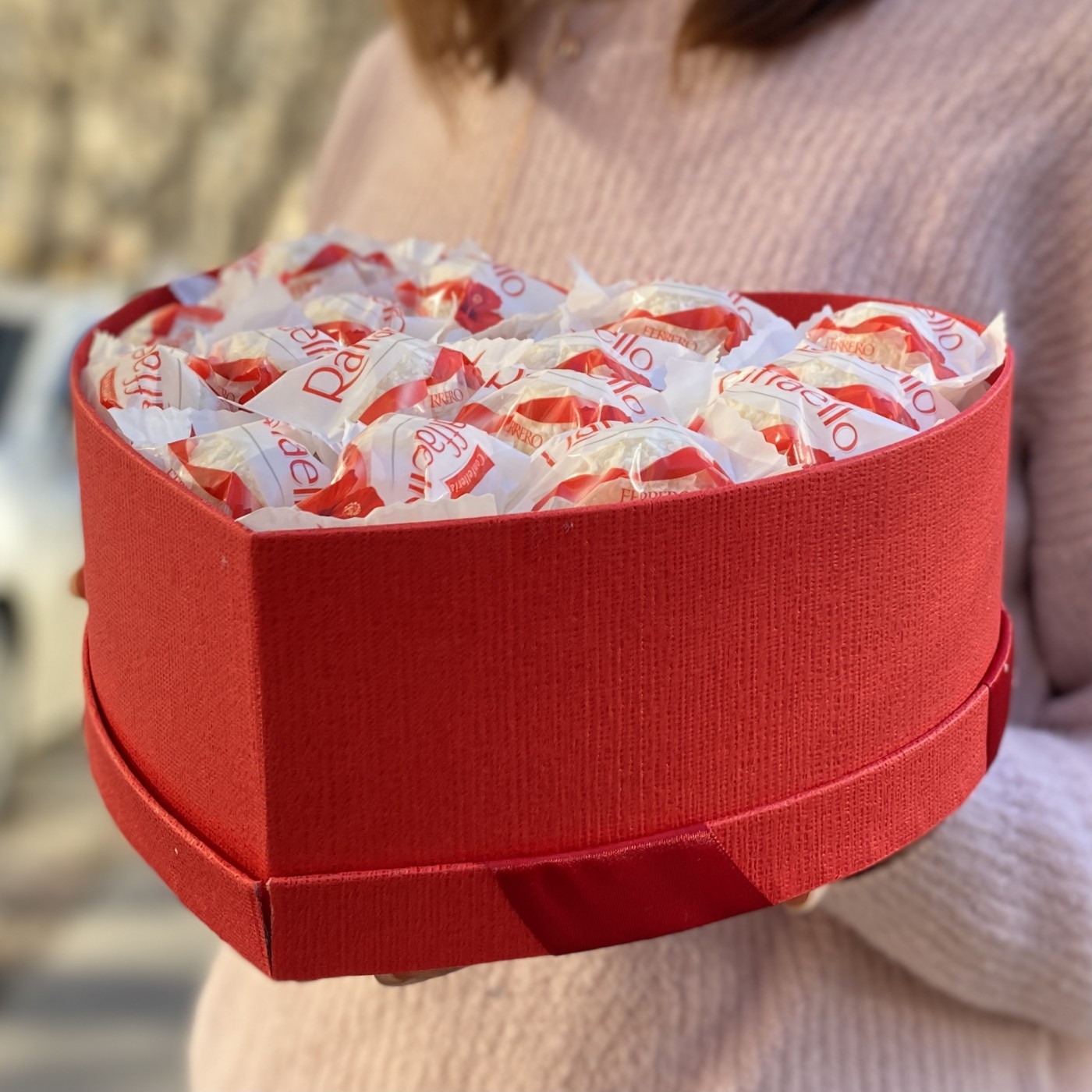 Коробка с конфетами Рафаэлло