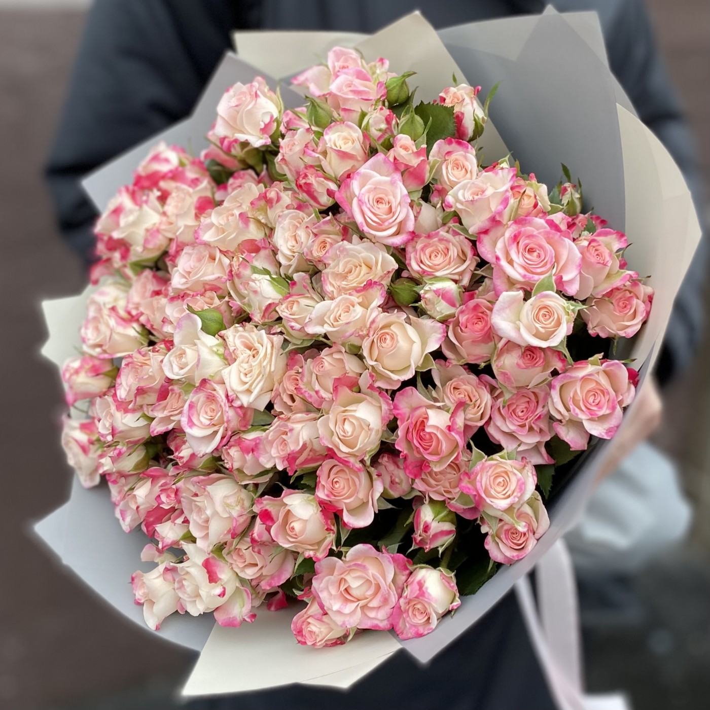 25 кустовых роз Рефлекс 50 см