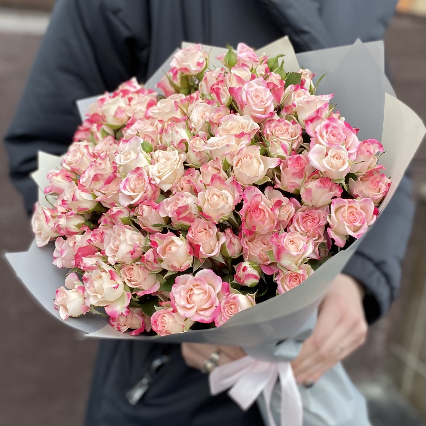25 кустовых роз Рефлекс 50 см