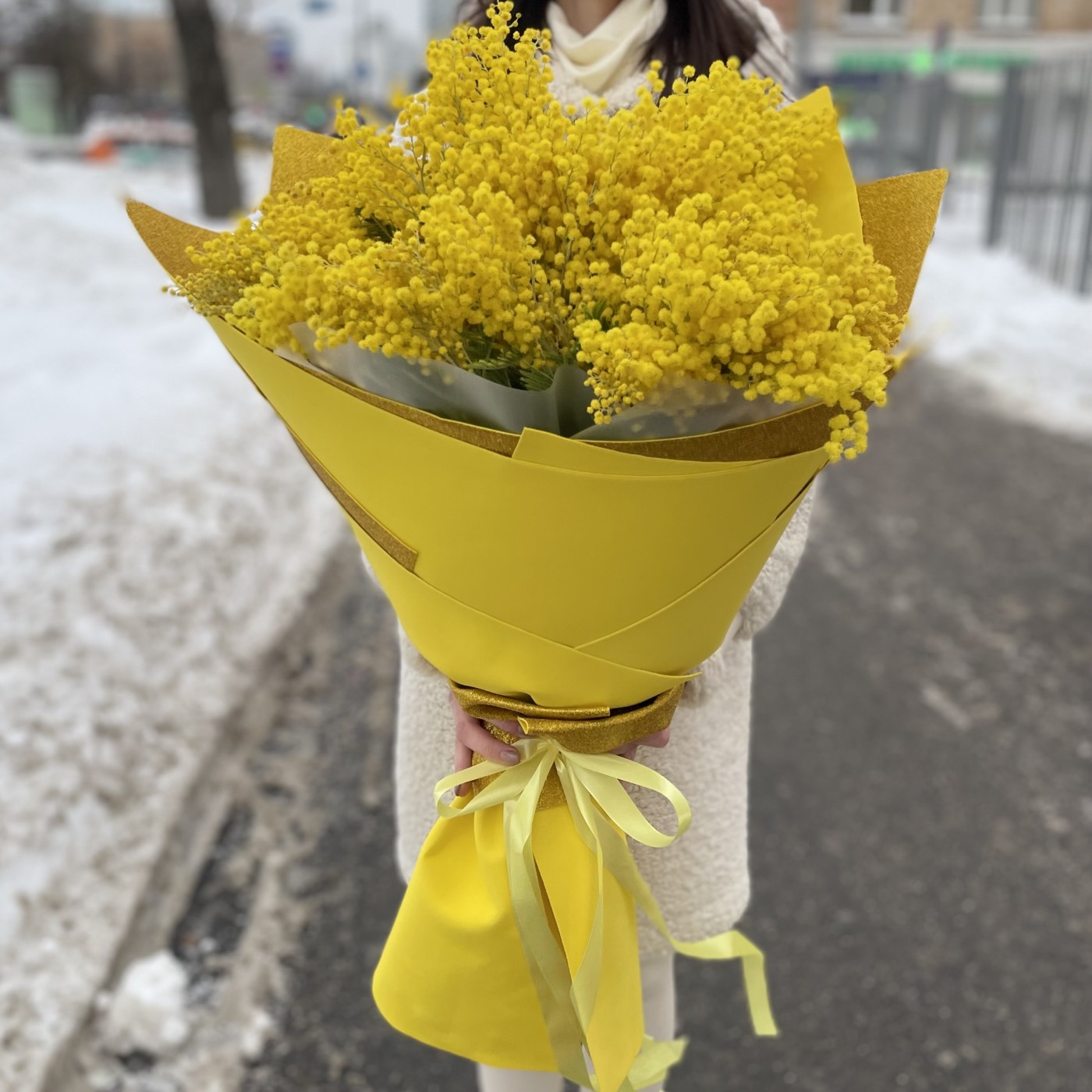 Букет из ароматной мимозы 1000г