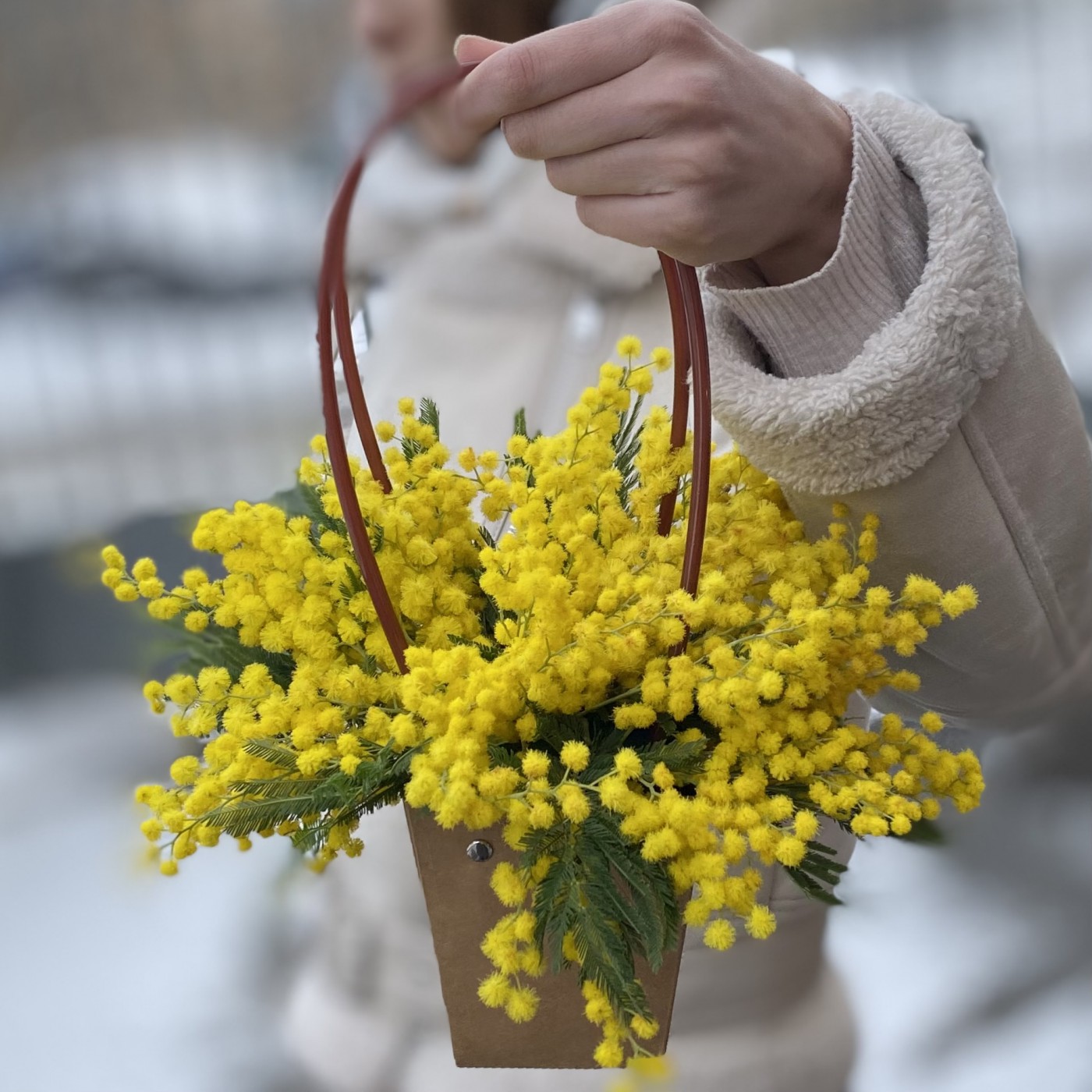 Мини композиция из мимозы