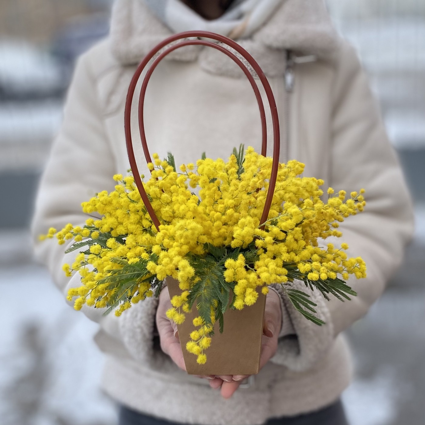 Мини композиция из мимозы