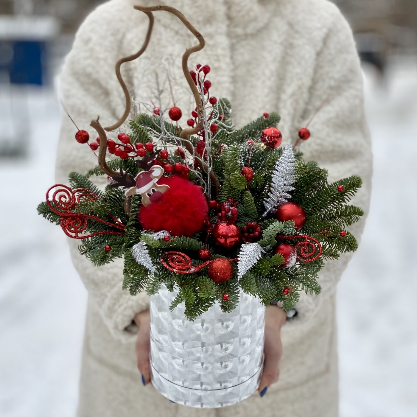 Новогодние цветы, букеты на новый год в подарок