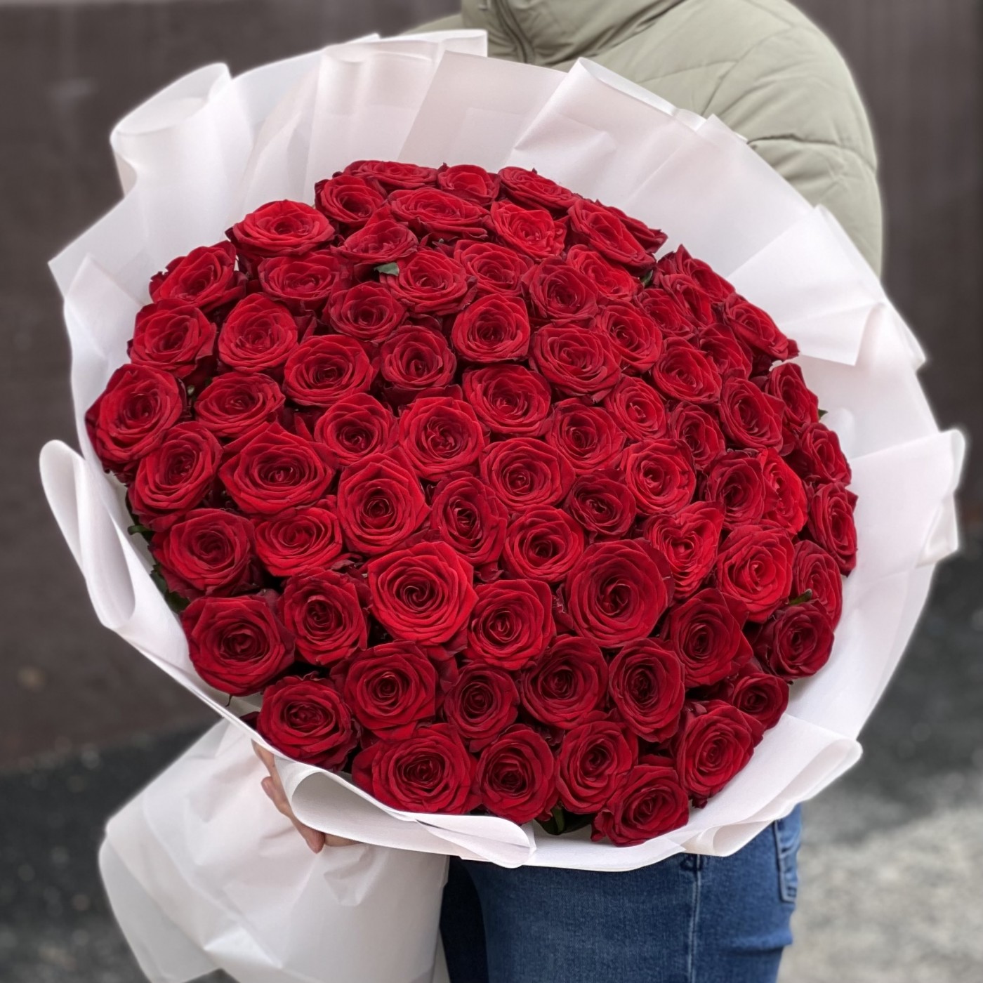 75 красных роз 60 см