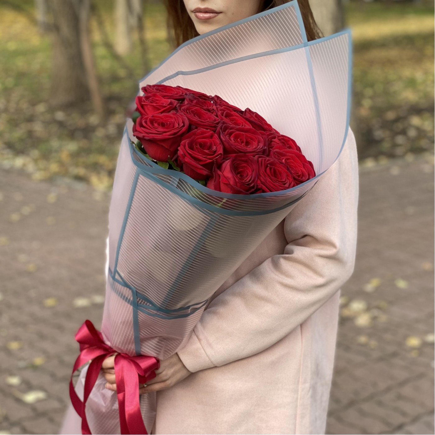 15 длинных красных роз Эксплорер 80 см