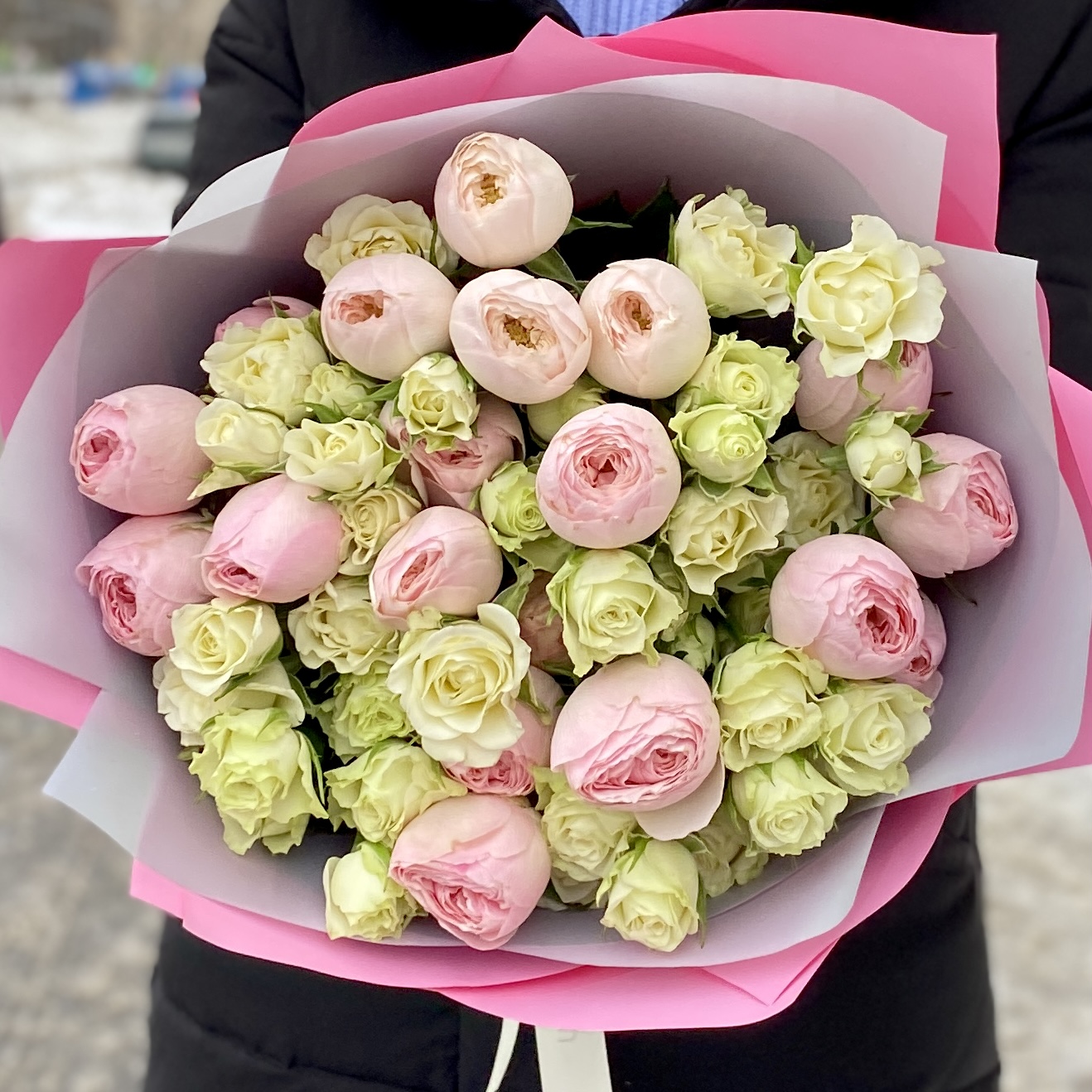 Букет пионовидных роз Розовый фламинго