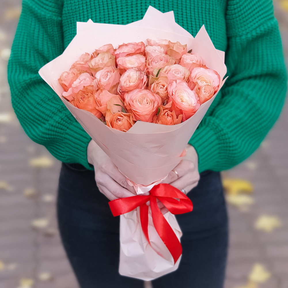 25 пионовидных роз Кахала