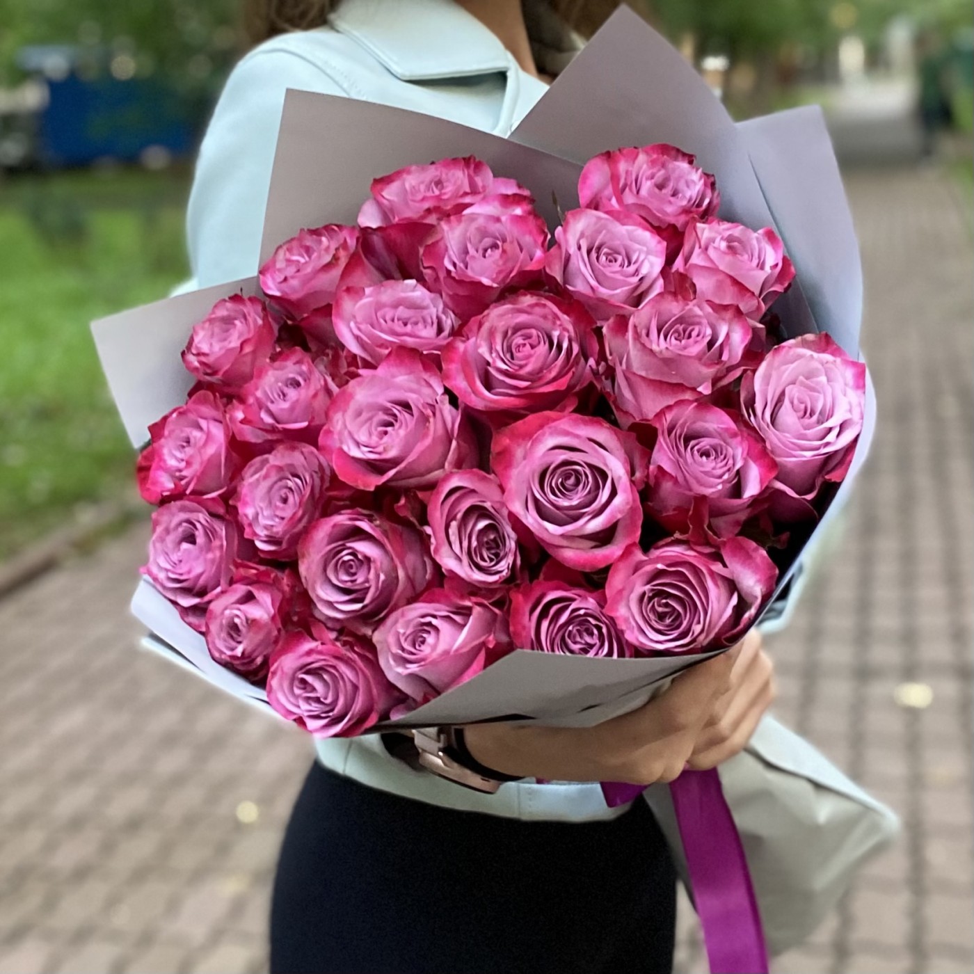 25 роз Дип Перпл 50 см