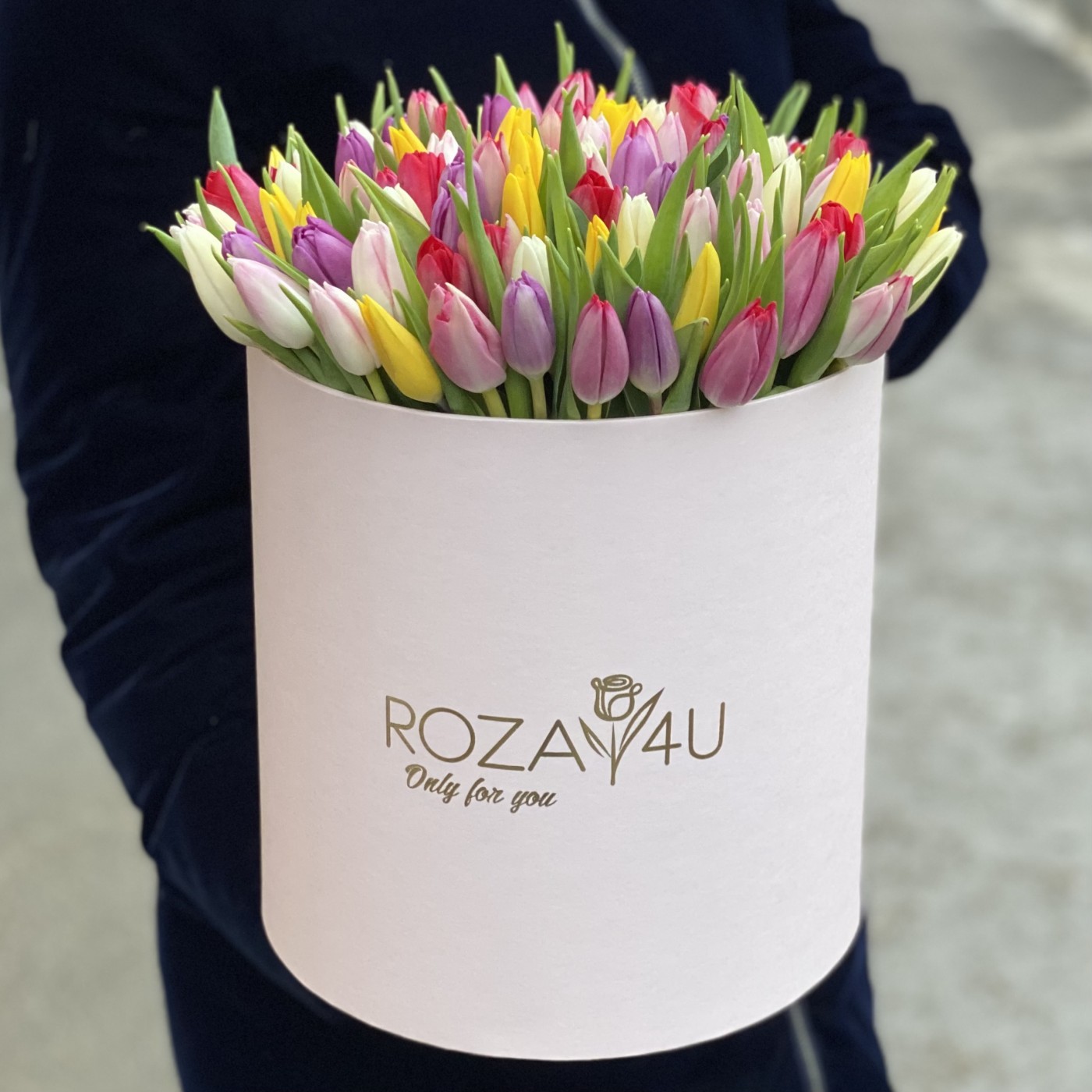 101 тюльпан микс в коробке