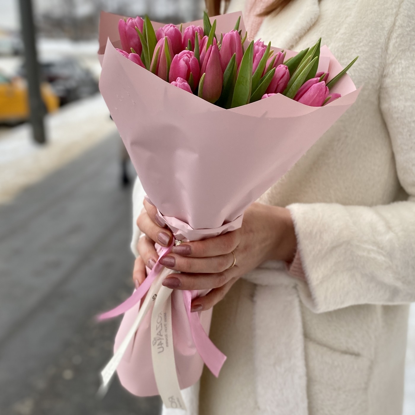 25 розовых тюльпанов