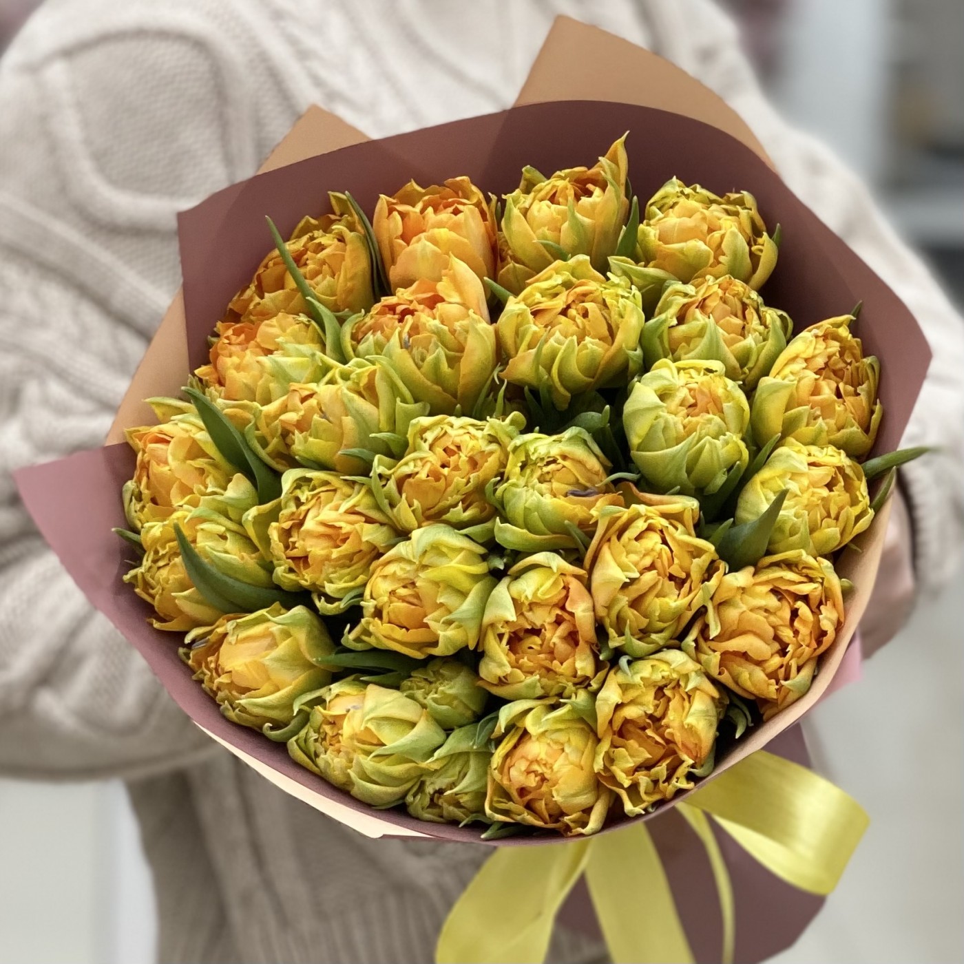 25 желтых пионовидных тюльпанов Орка