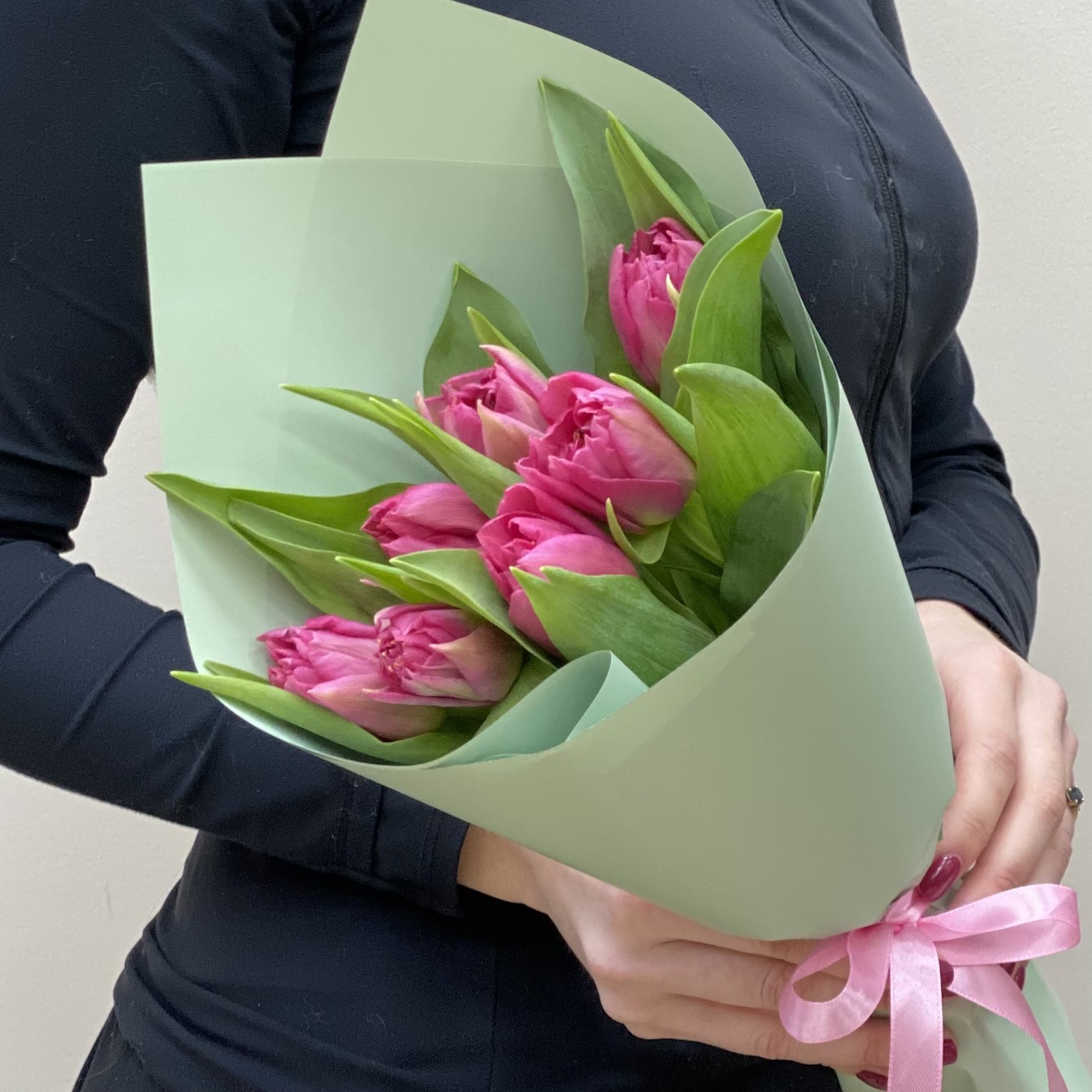 7 темно-розовых тюльпанов | купить недорого тюльпаны в розницу | доставка  по Москве и области