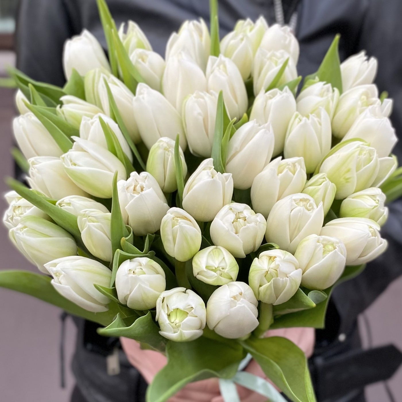 Тюльпан пионовидный белый